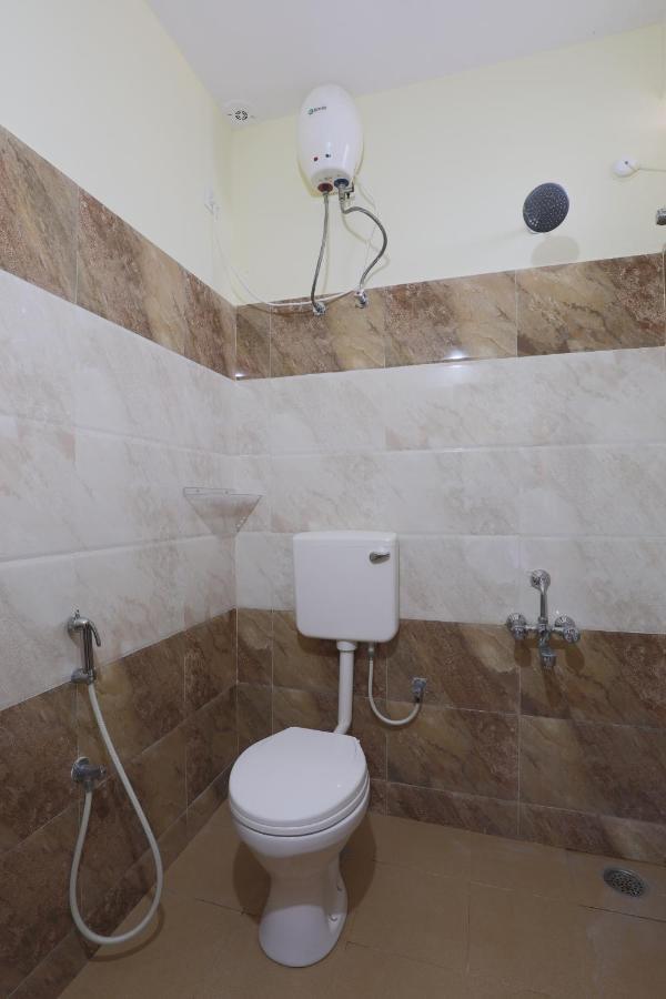 Green Tree Hotel-Near Vfs Global And Ramee Mall شيناي المظهر الخارجي الصورة