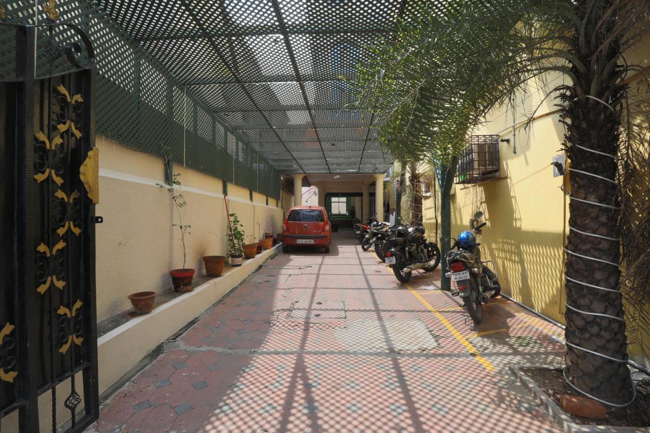 Green Tree Hotel-Near Vfs Global And Ramee Mall شيناي المظهر الخارجي الصورة