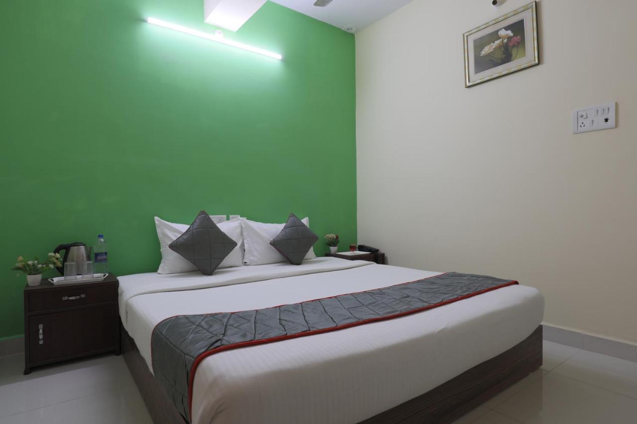 Green Tree Hotel-Near Vfs Global And Ramee Mall شيناي المظهر الخارجي الصورة