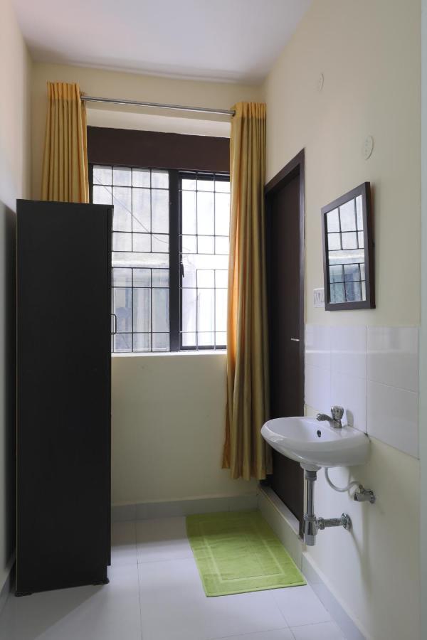 Green Tree Hotel-Near Vfs Global And Ramee Mall شيناي المظهر الخارجي الصورة