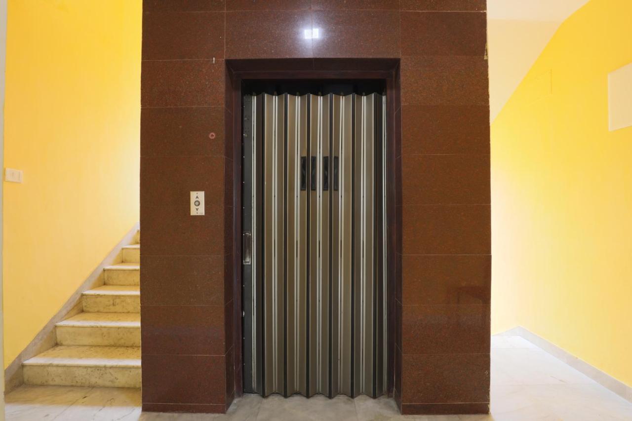 Green Tree Hotel-Near Vfs Global And Ramee Mall شيناي المظهر الخارجي الصورة