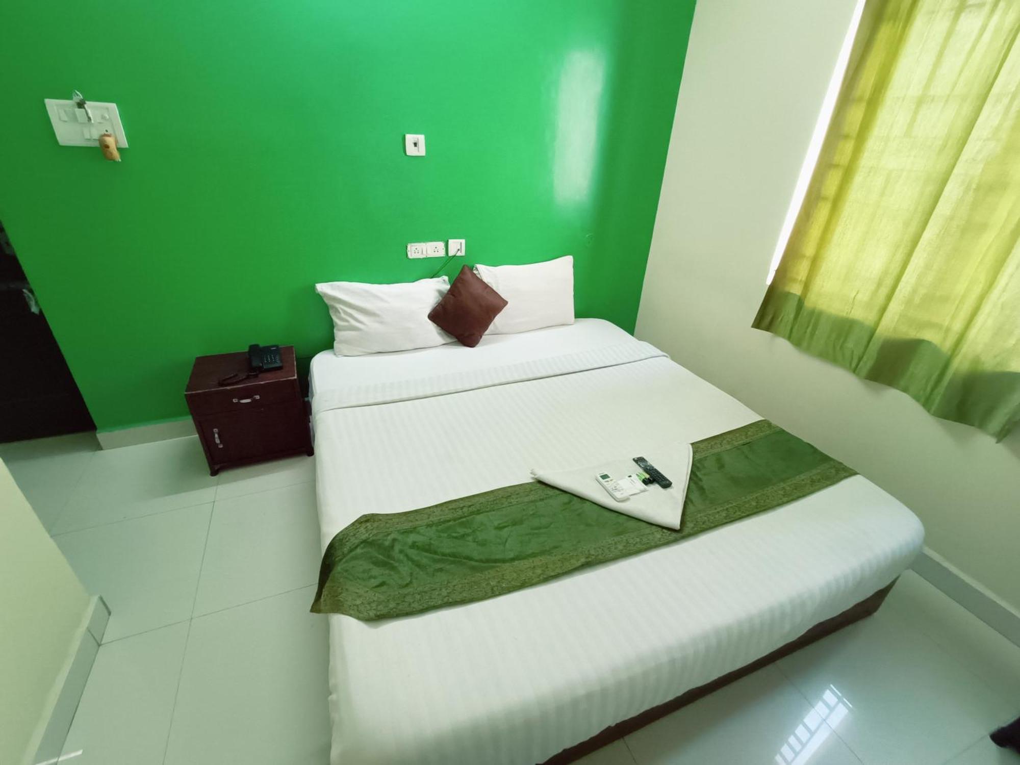 Green Tree Hotel-Near Vfs Global And Ramee Mall شيناي المظهر الخارجي الصورة