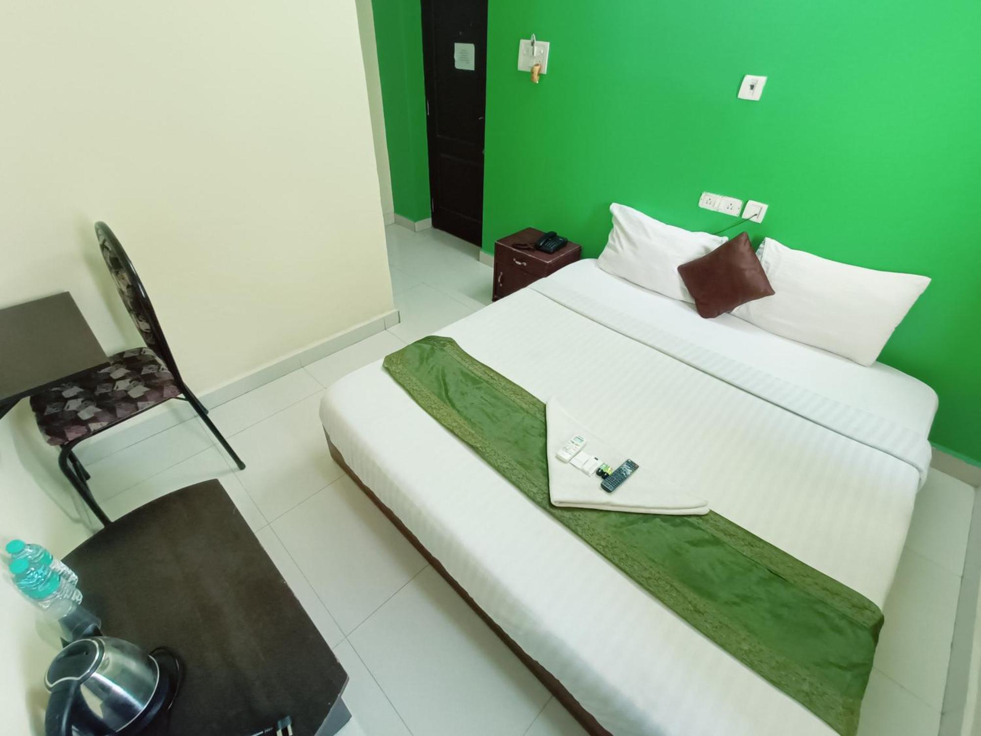 Green Tree Hotel-Near Vfs Global And Ramee Mall شيناي المظهر الخارجي الصورة