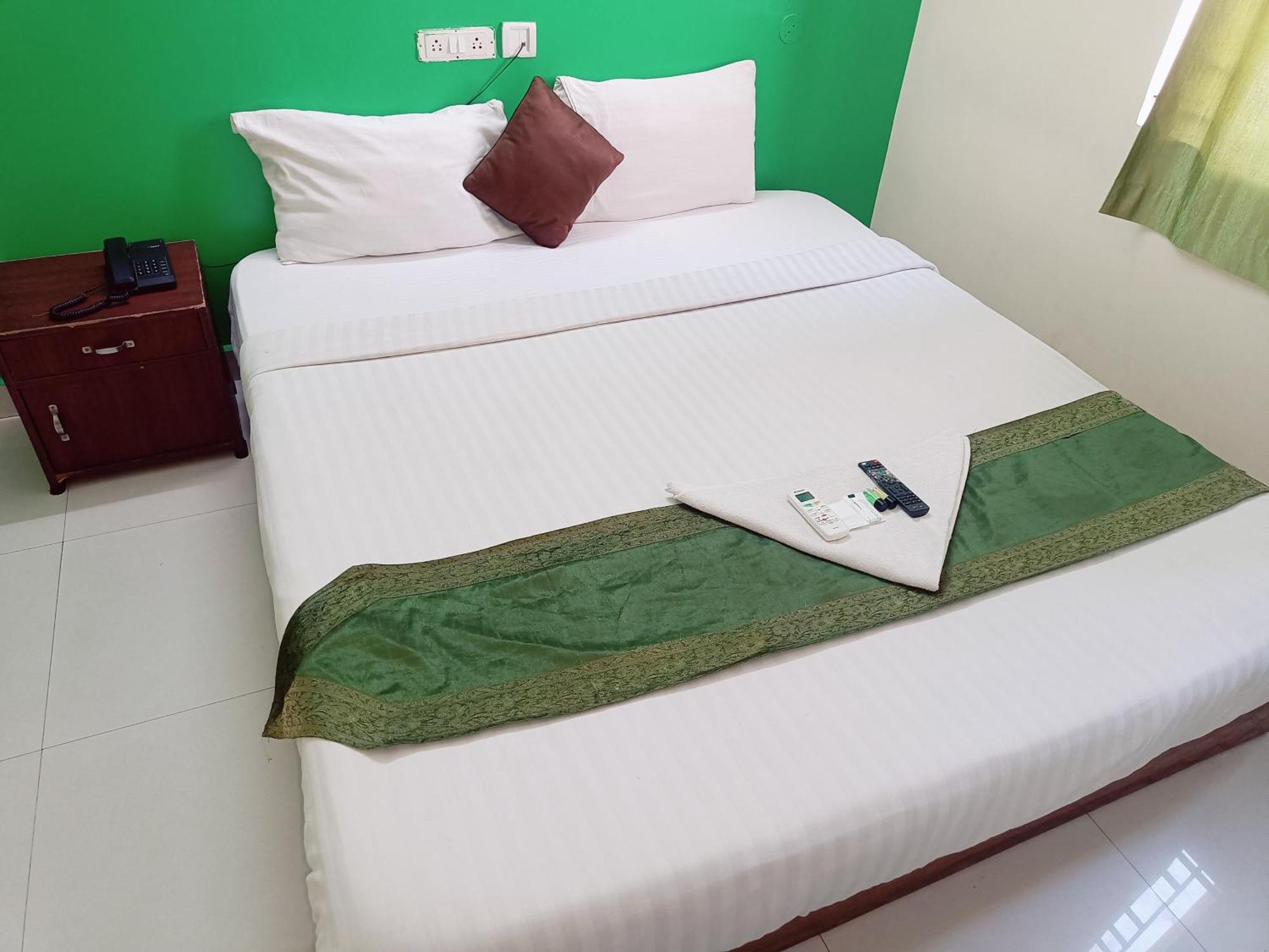 Green Tree Hotel-Near Vfs Global And Ramee Mall شيناي المظهر الخارجي الصورة